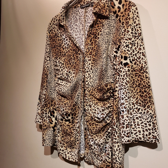 Essentials By Milano Animal Print Button Down Shirt - Picture 5 of 9